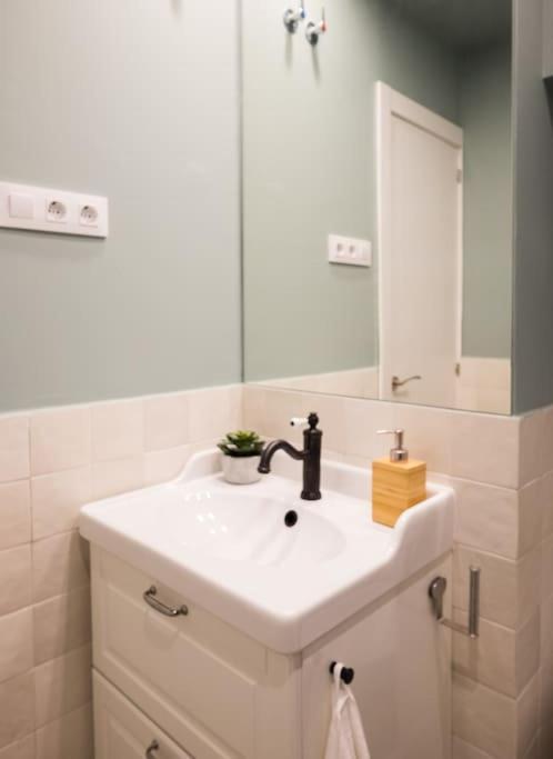 Excellent New By The Appartement